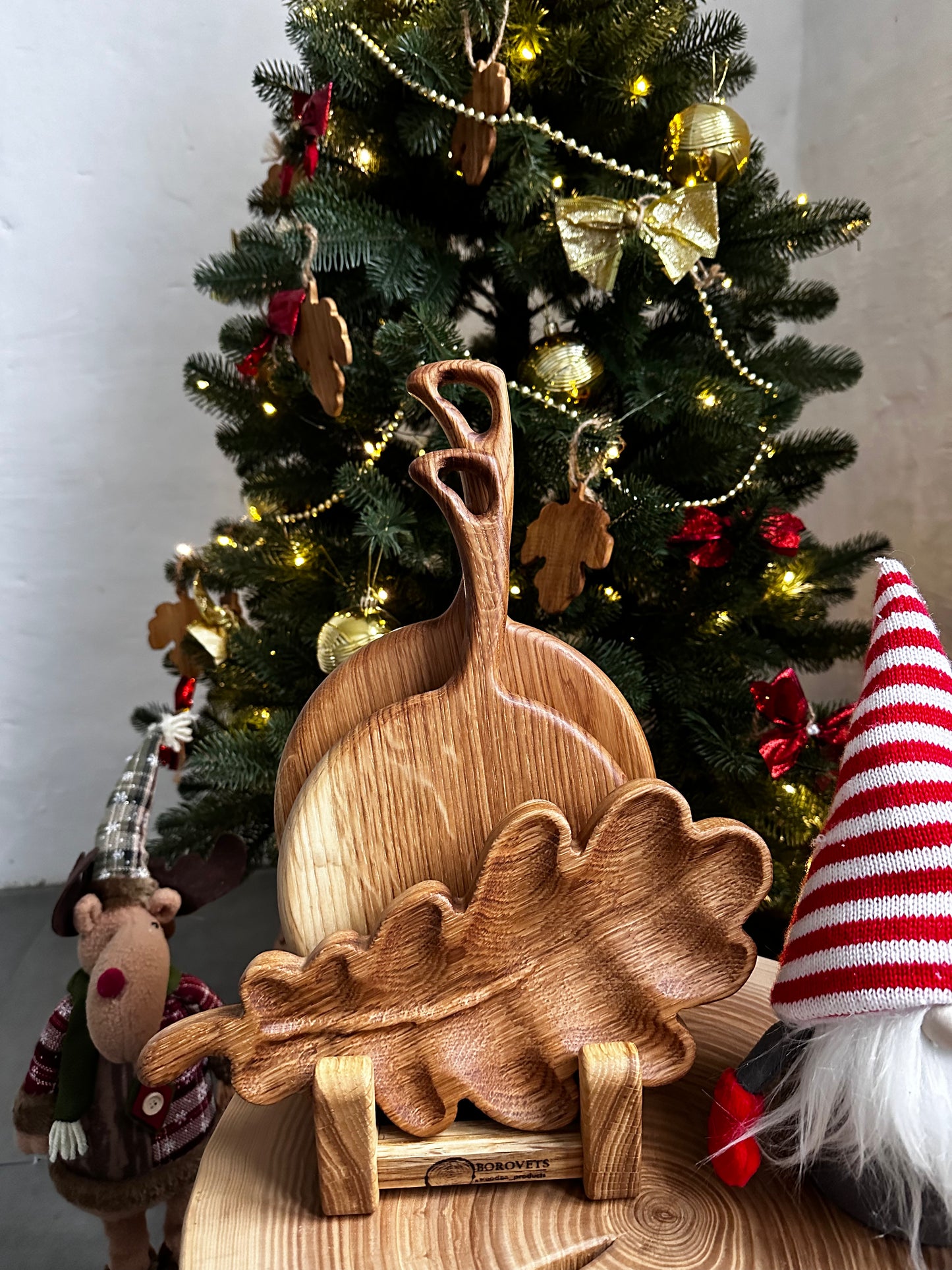 Round and Leaf Oak Serving Boards with Holder Personalized Home Gift