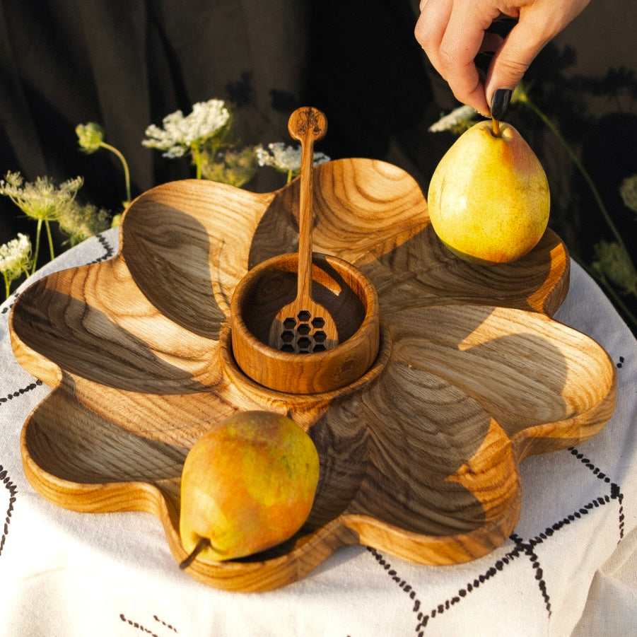 Personalized wooden platter set with custom engraving option