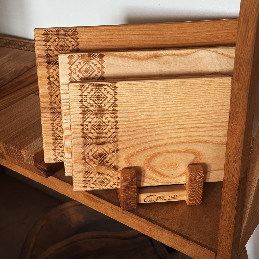 Set 3 Boards With Ukrainian Ornament And Stand BOROVETS WOODEN