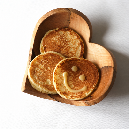 MEDIUM Solid Maple Heart Bowl 10–11" – Handmade Wedding, Anniversary & Housewarming Gift
