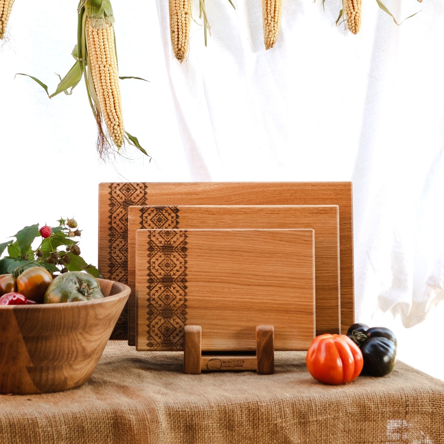 Set 3 Boards With Ukrainian Ornament And Stand BOROVETS WOODEN