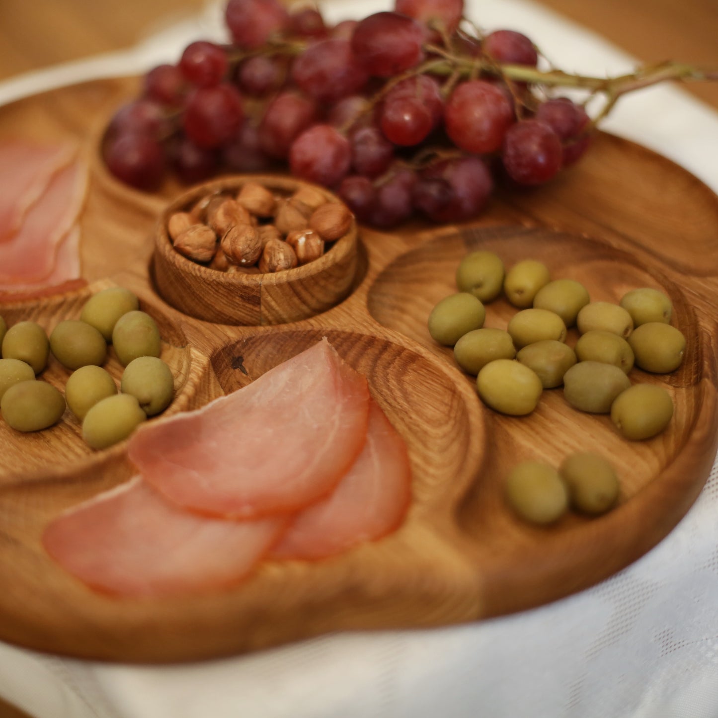 Round Wooden Serving Platter BOROVETS WOODEN