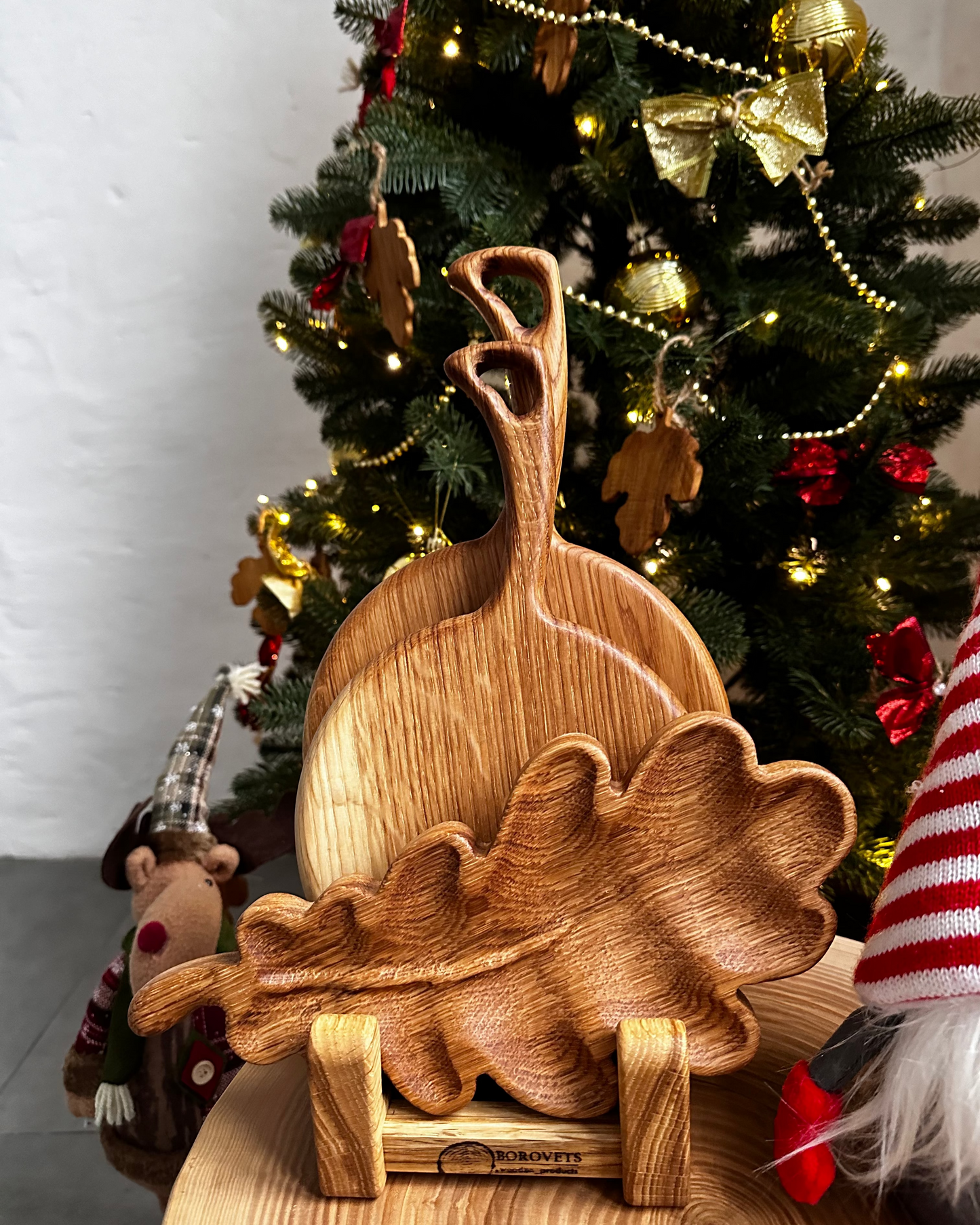 Round and Leaf Oak Serving Boards with Holder Personalized Home Gift
