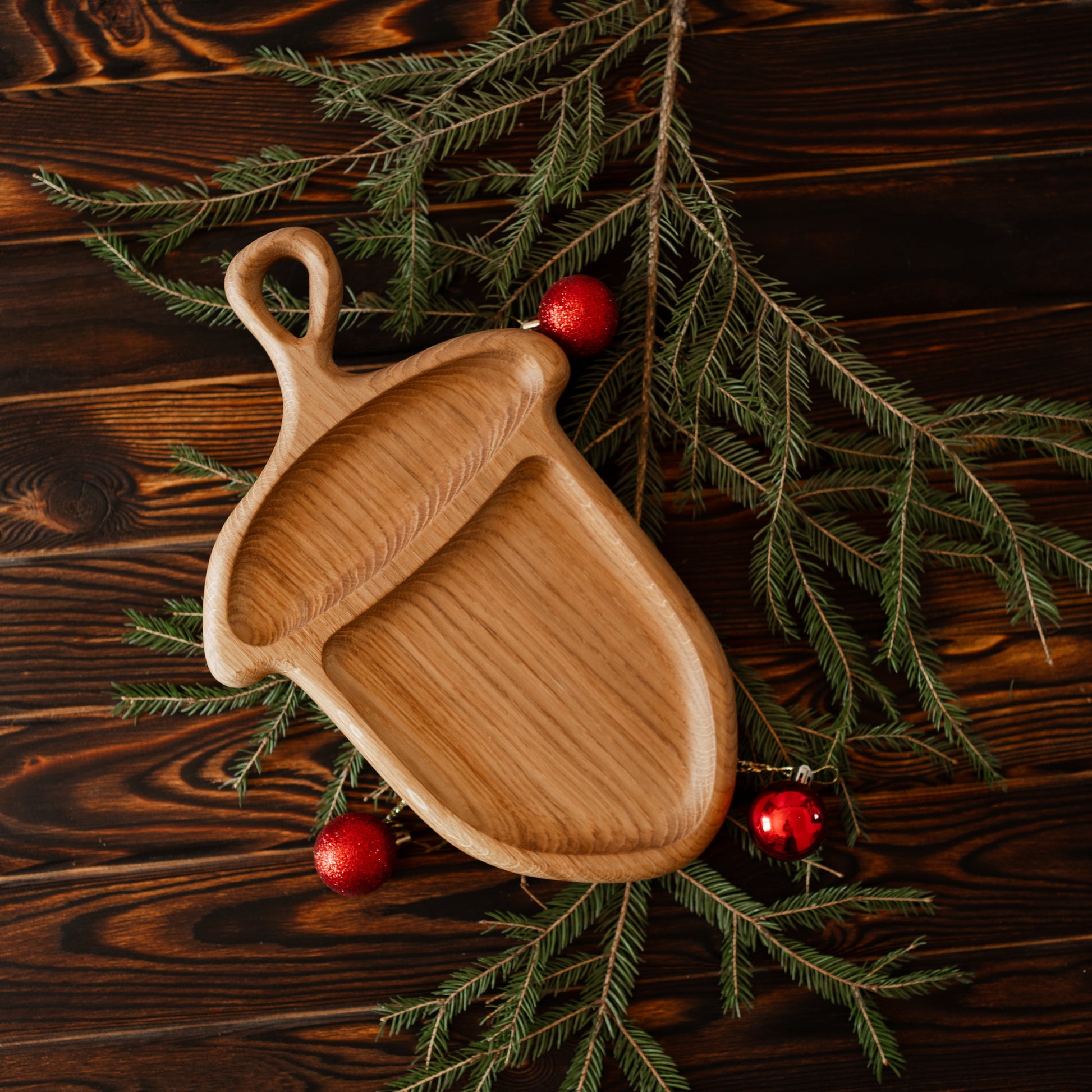 acorn-shaped-wooden-snack-plate-medium-handcrafted-kitchen-gift-eco-friendly