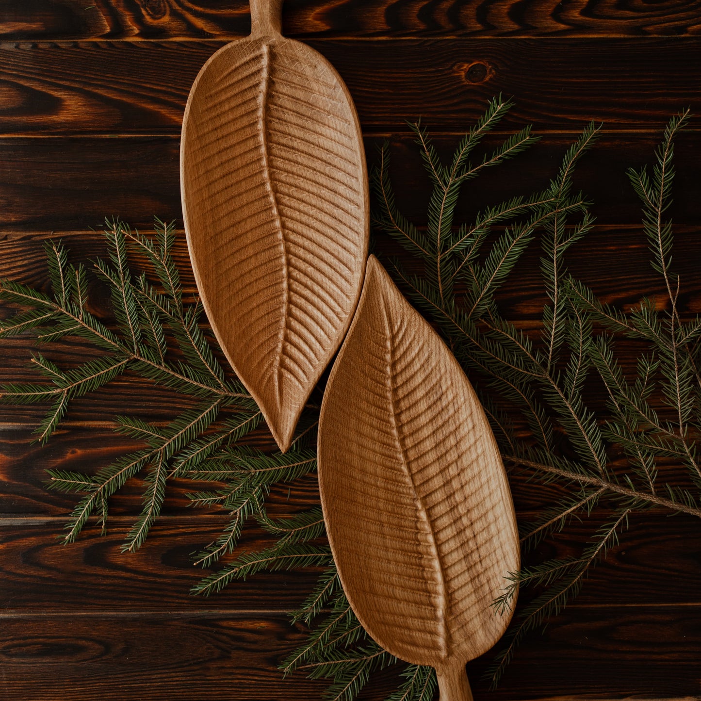 rustic-wooden-leaf-dish-natural-serving-tray-christmas-table-gift-idea