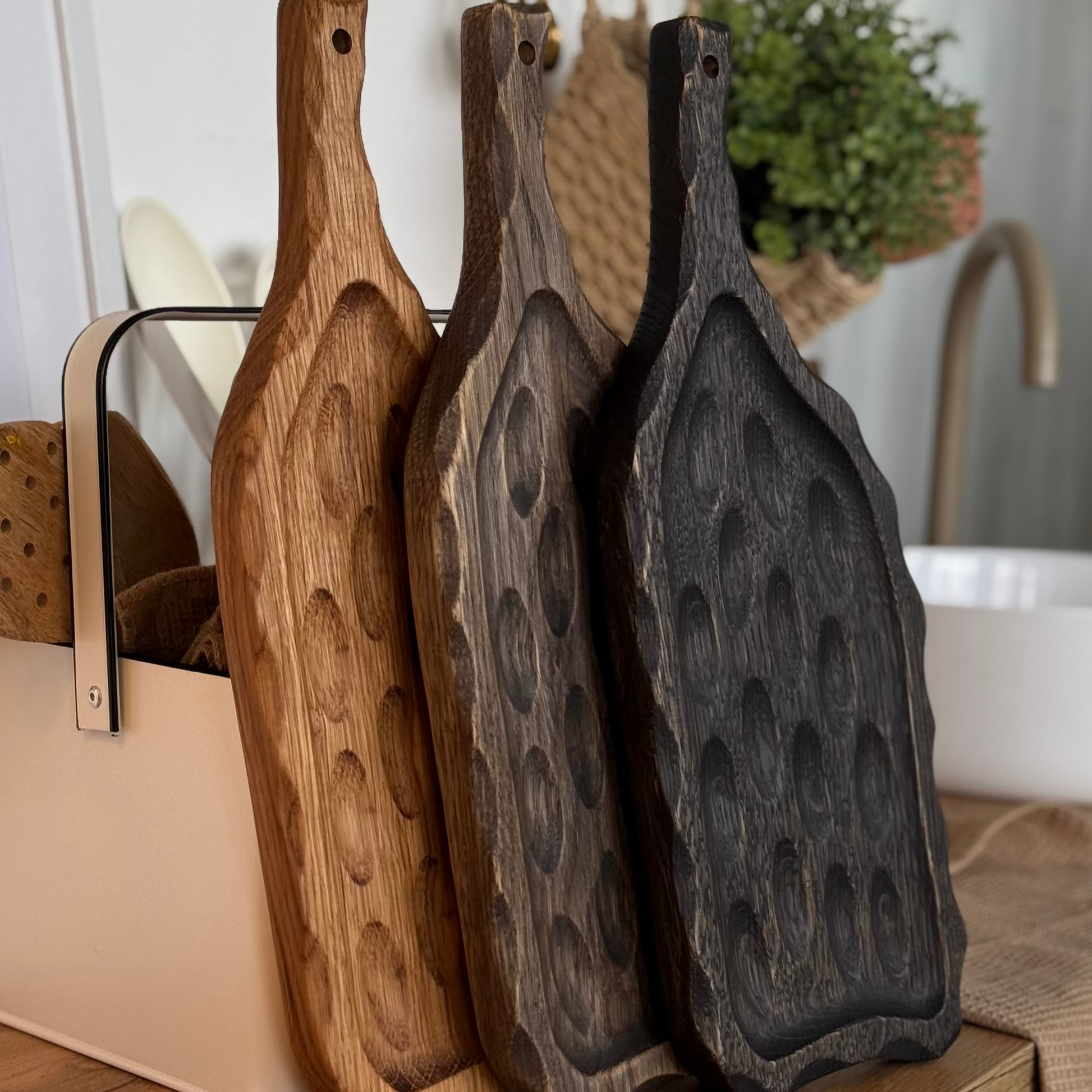 Handmade oak charcuterie board “Zaporizka” – perfect Christmas gift for food lovers