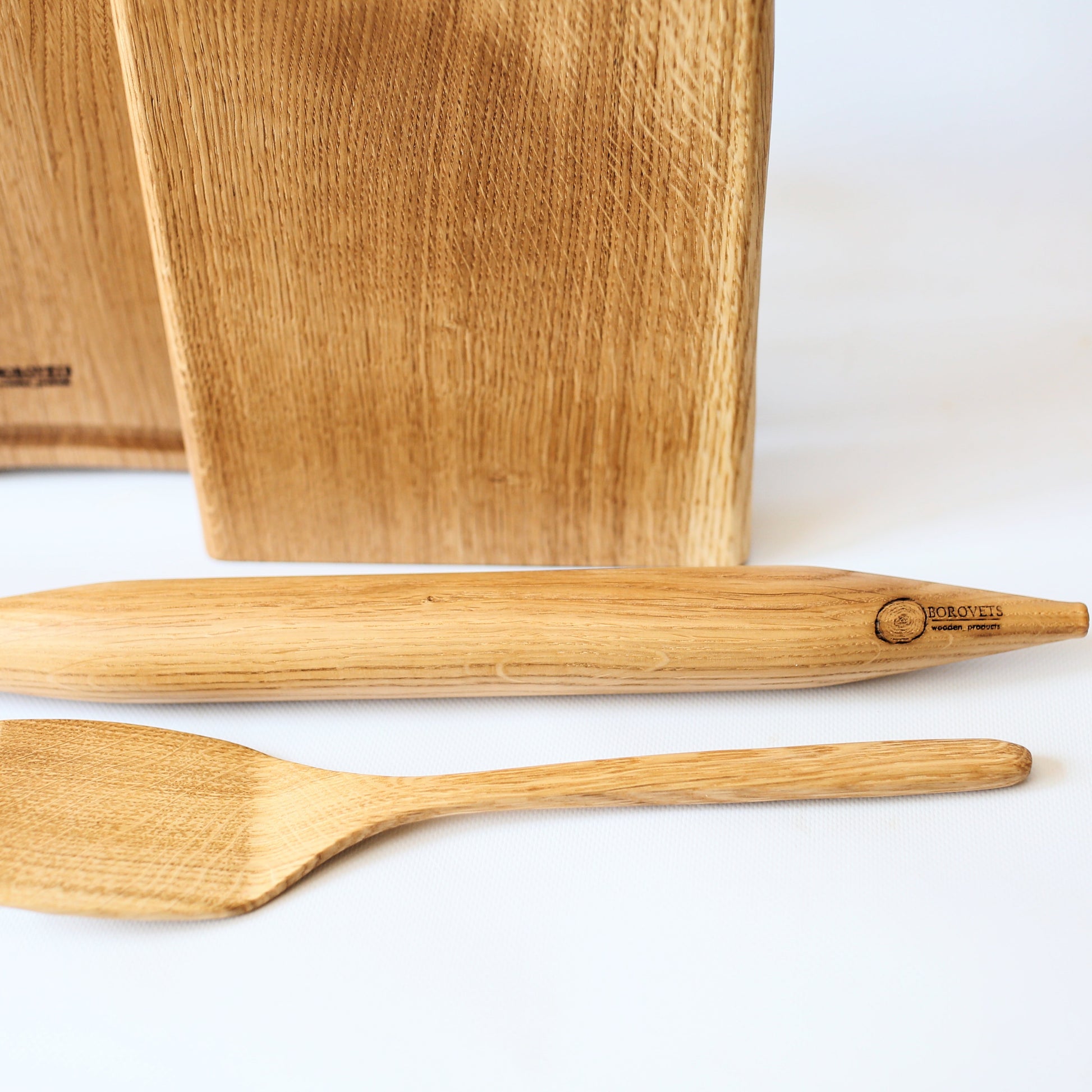Eco-friendly Christmas gift idea – rustic oak cutting boards and wooden utensils handmade in Ukraine