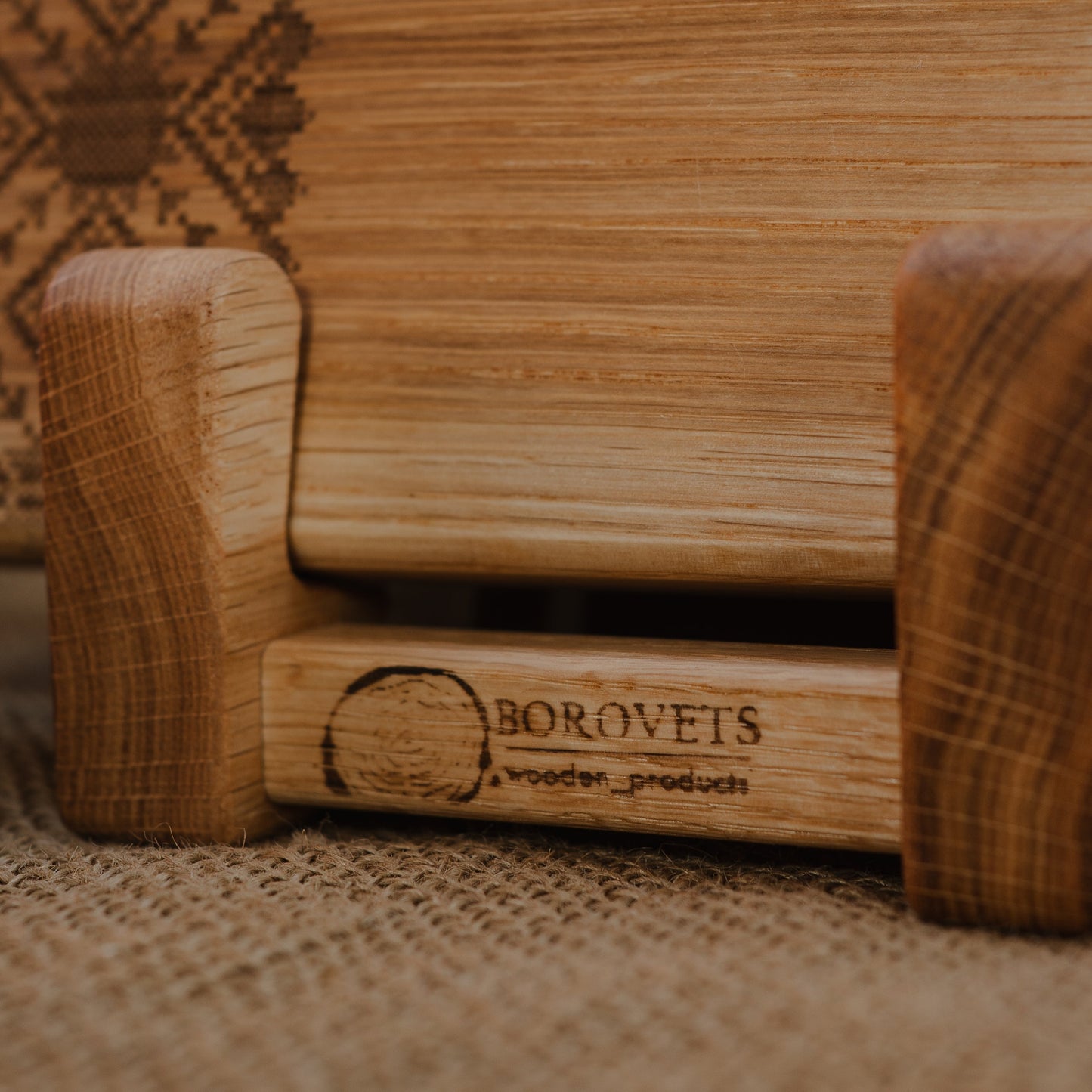 Engraved kitchen boards for slicing and serving