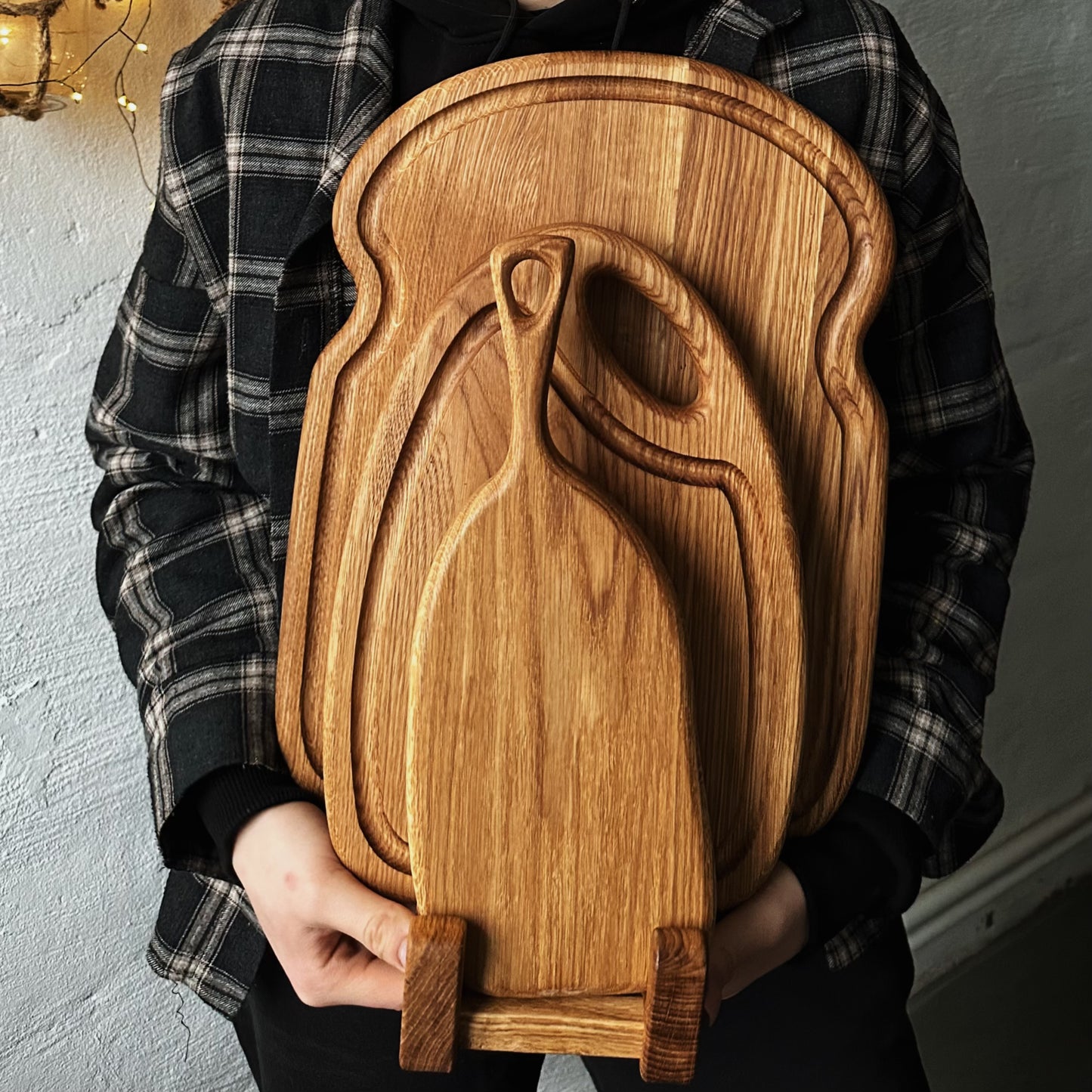 Wooden board gift set with handle design – rustic and practical