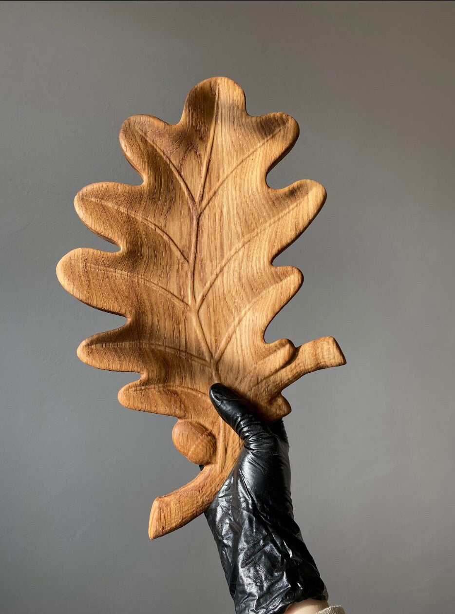 Handcarved Wooden Leaf Serving Plate – Rustic Appetizer Tray
