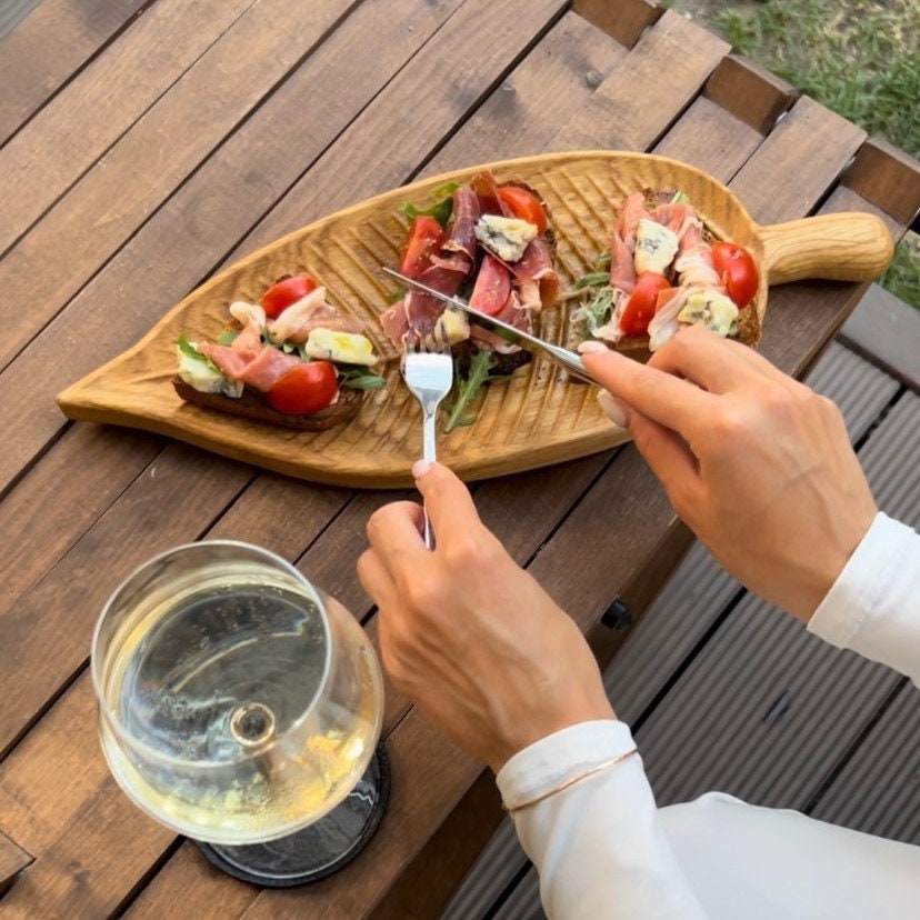 Leaf-Shaped Wooden Snack Plate with Handle – Rustic Charcuterie Tray
