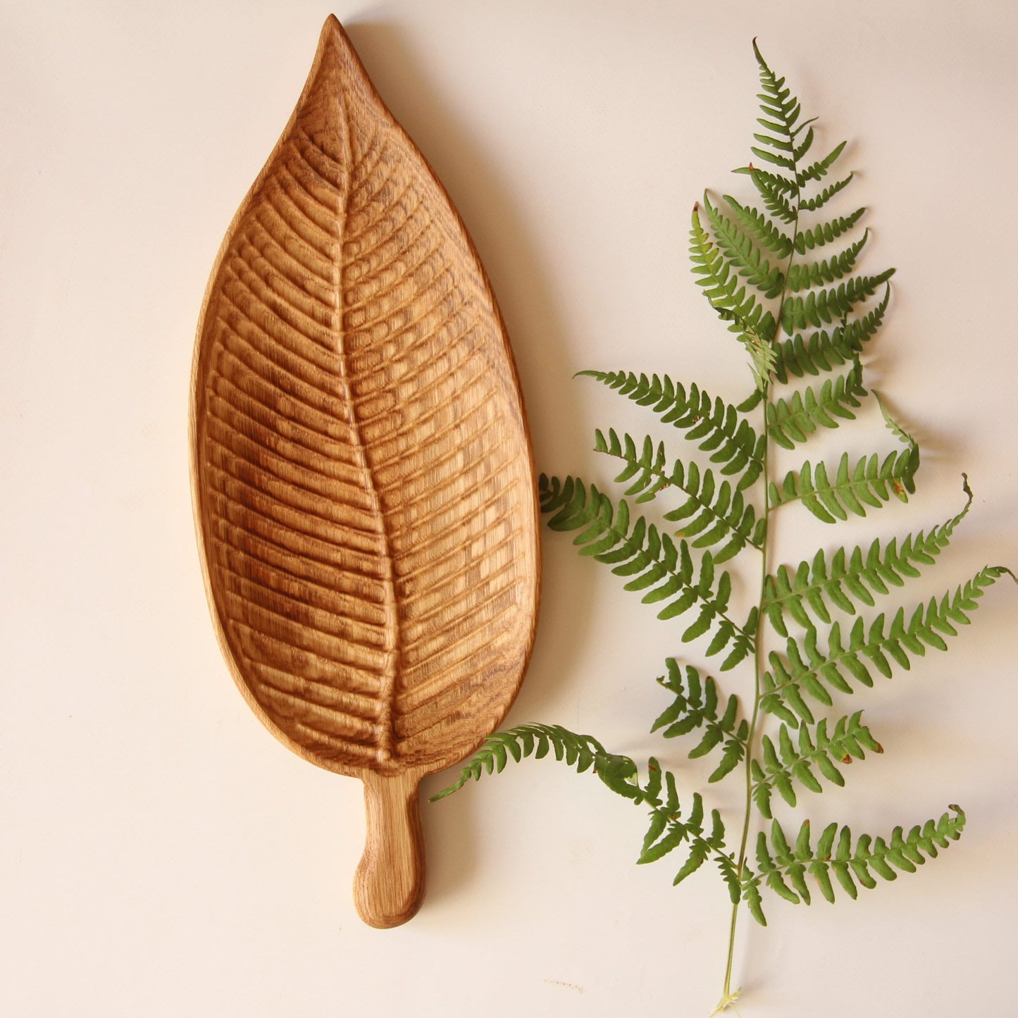 Leaf-Shaped Wooden Snack Plate with Handle – Rustic Charcuterie Tray