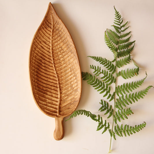 Leaf-Shaped Wooden Snack Plate with Handle – Rustic Charcuterie Tray