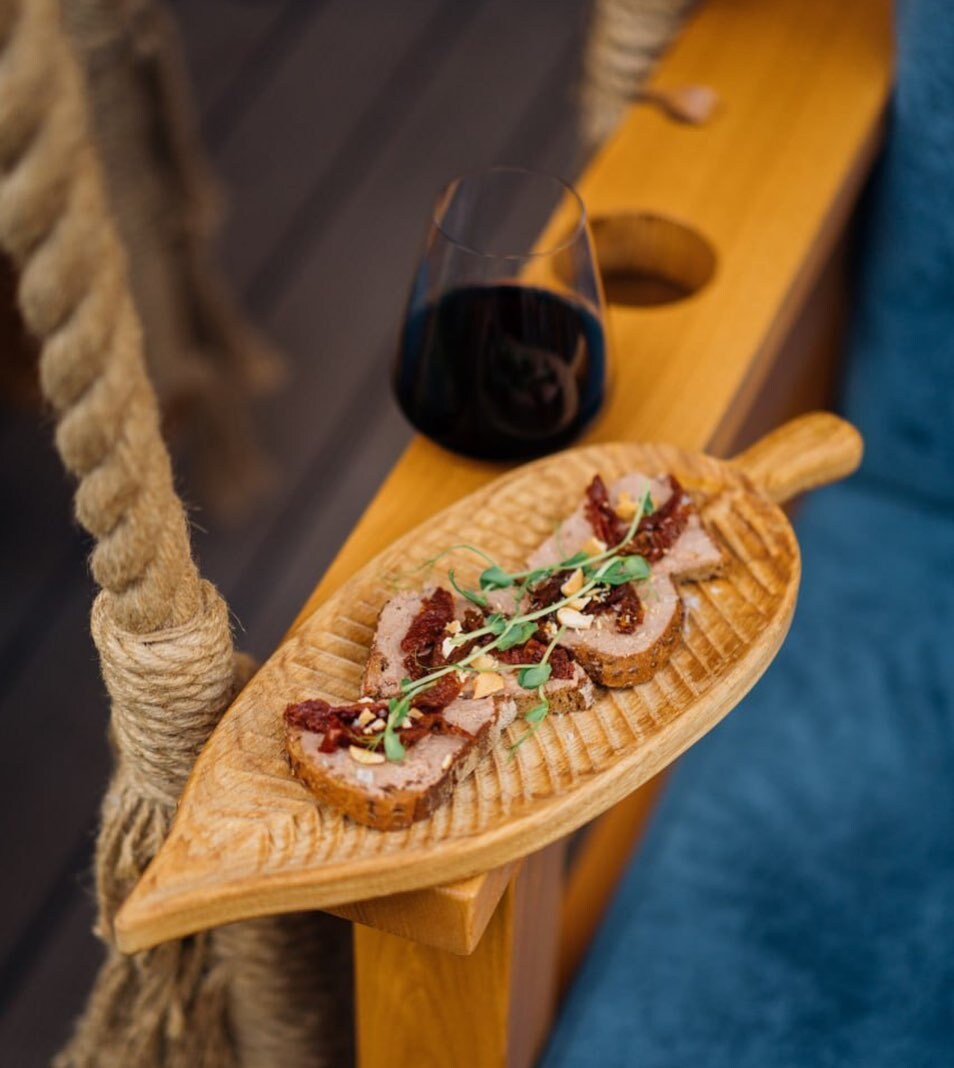 Leaf-Shaped Wooden Snack Plate with Handle – Rustic Charcuterie Tray