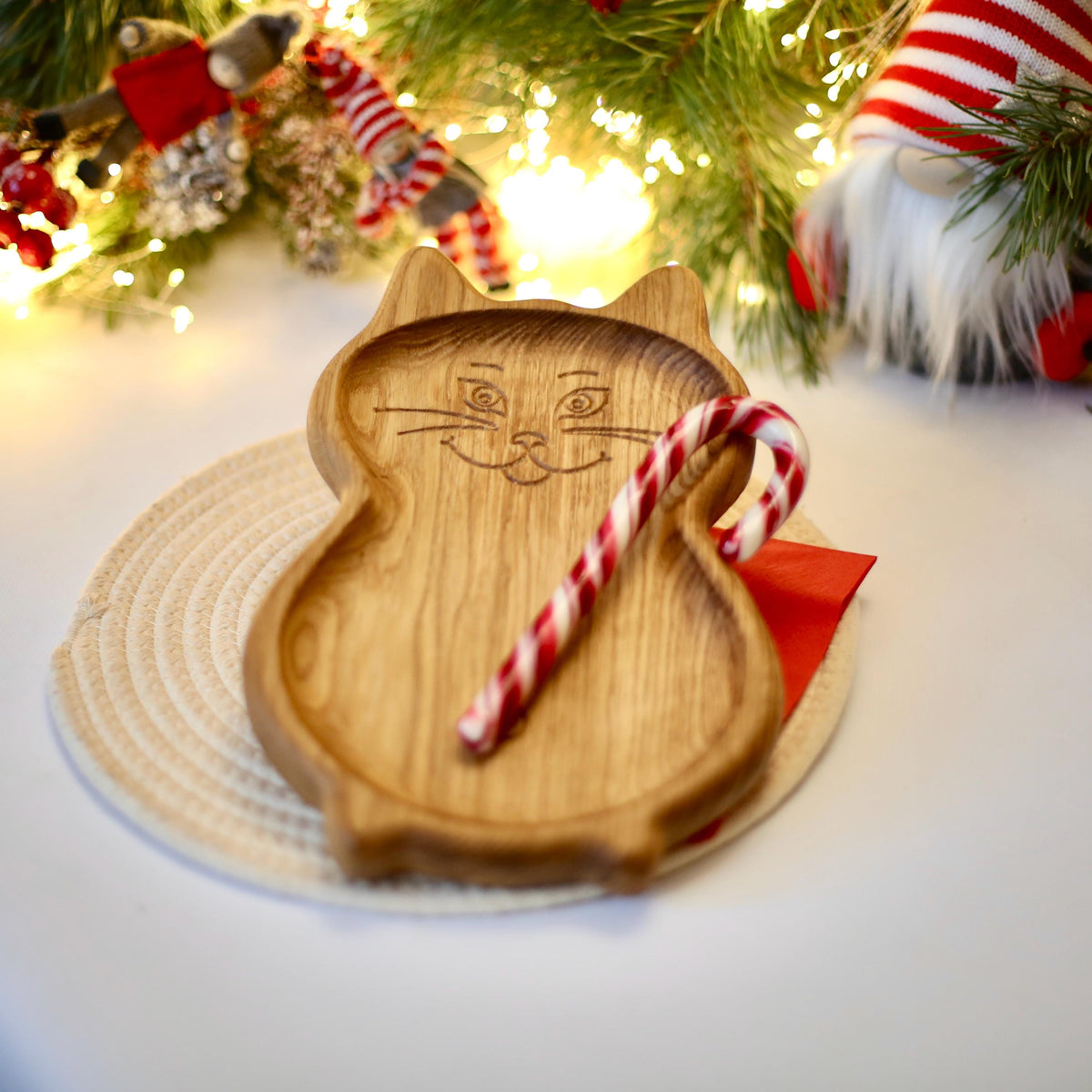 Cat-Shaped Wooden Snack Tray – Rustic Serving Plate