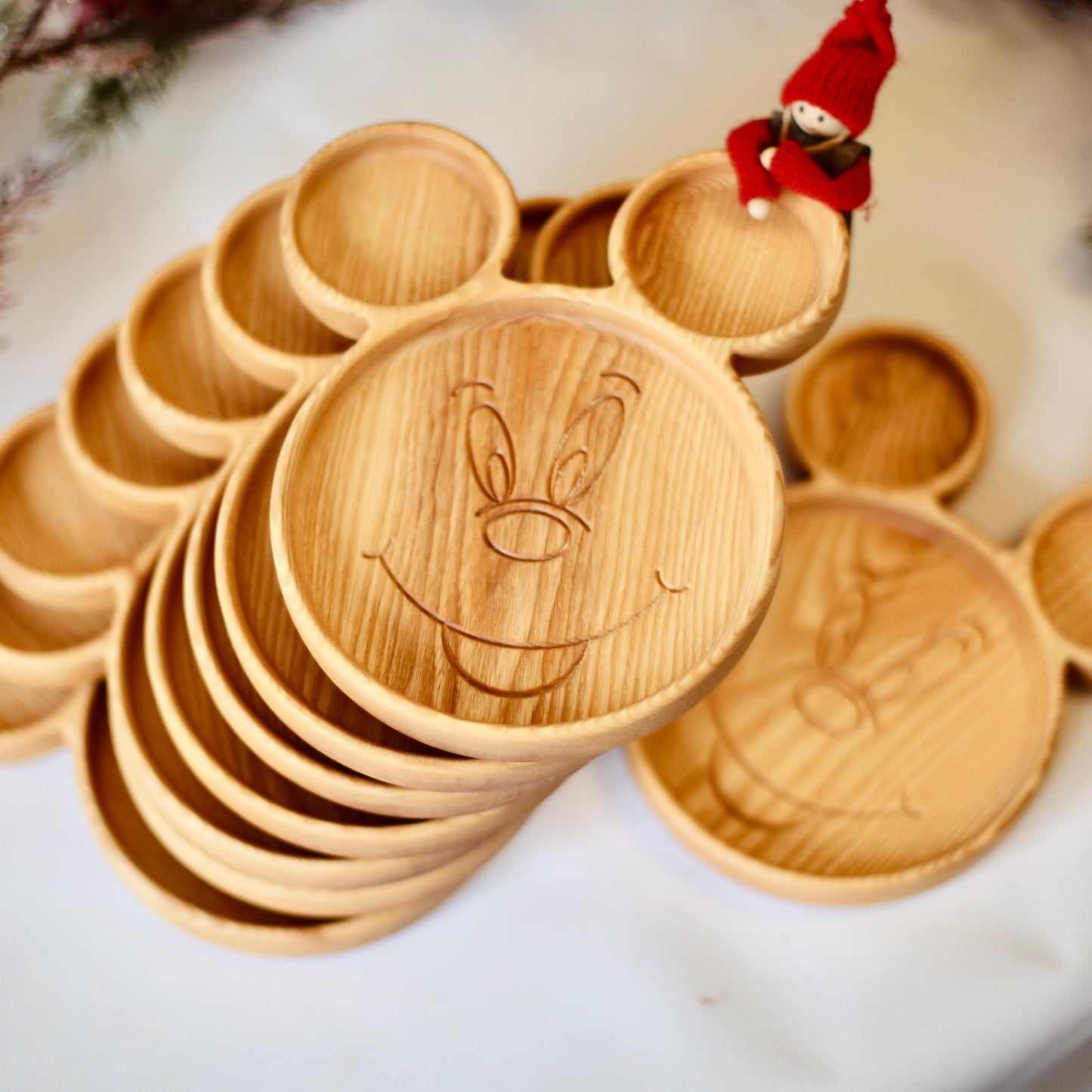 Mouse-Shaped Wooden Snack Plate – Personalized Serving Tray