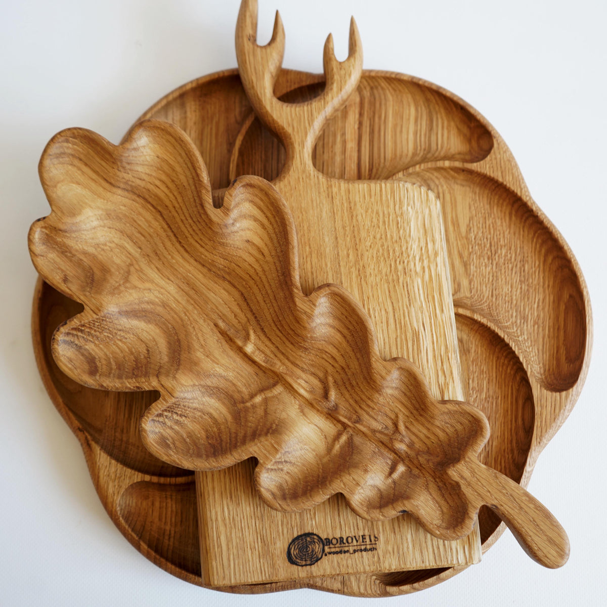 Set of 3 Wooden Serving Boards with Holder