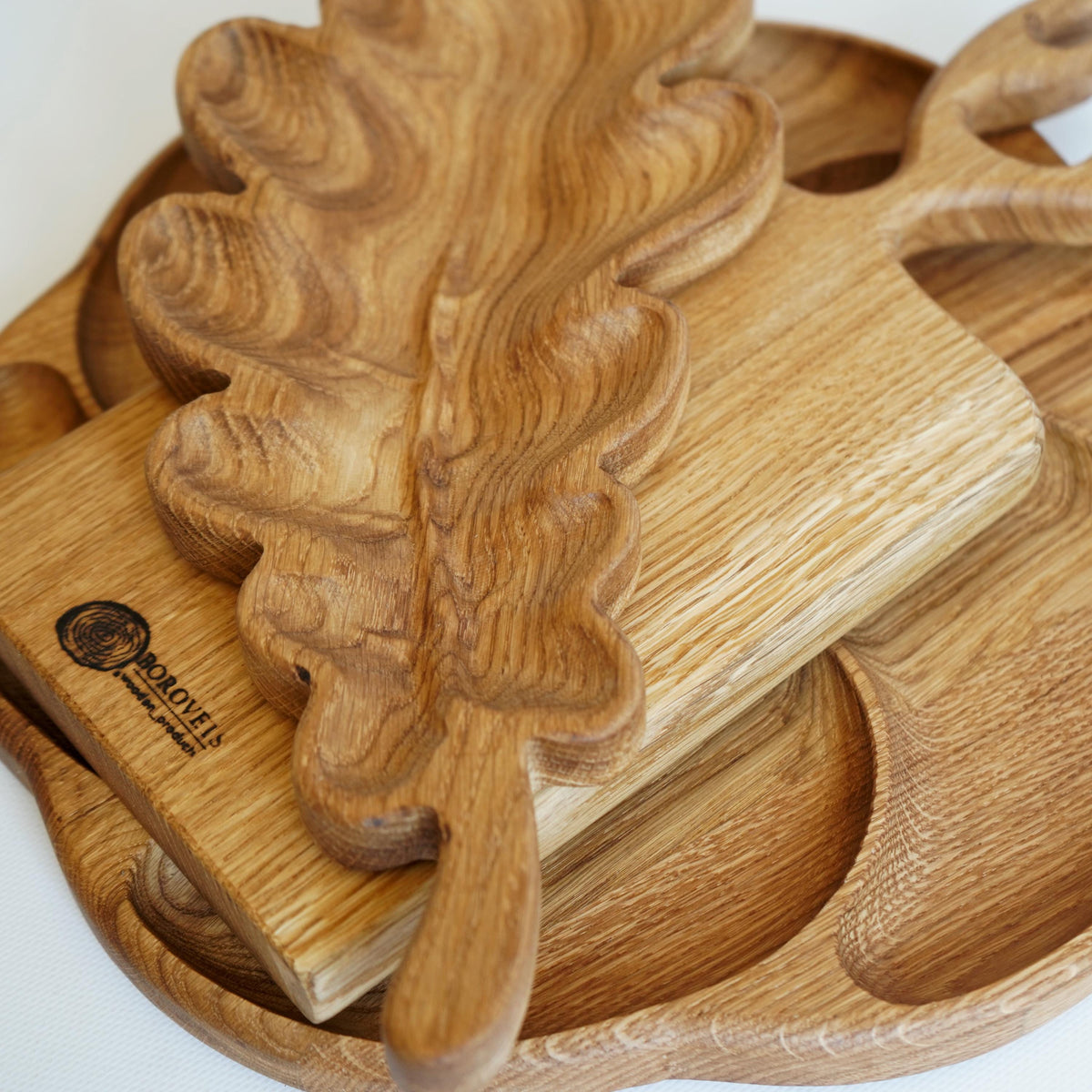 Set of 3 Wooden Serving Boards with Holder