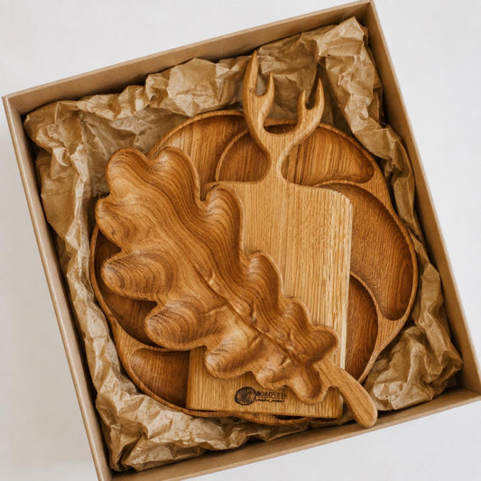 Set of 3 Wooden Serving Boards with Holder