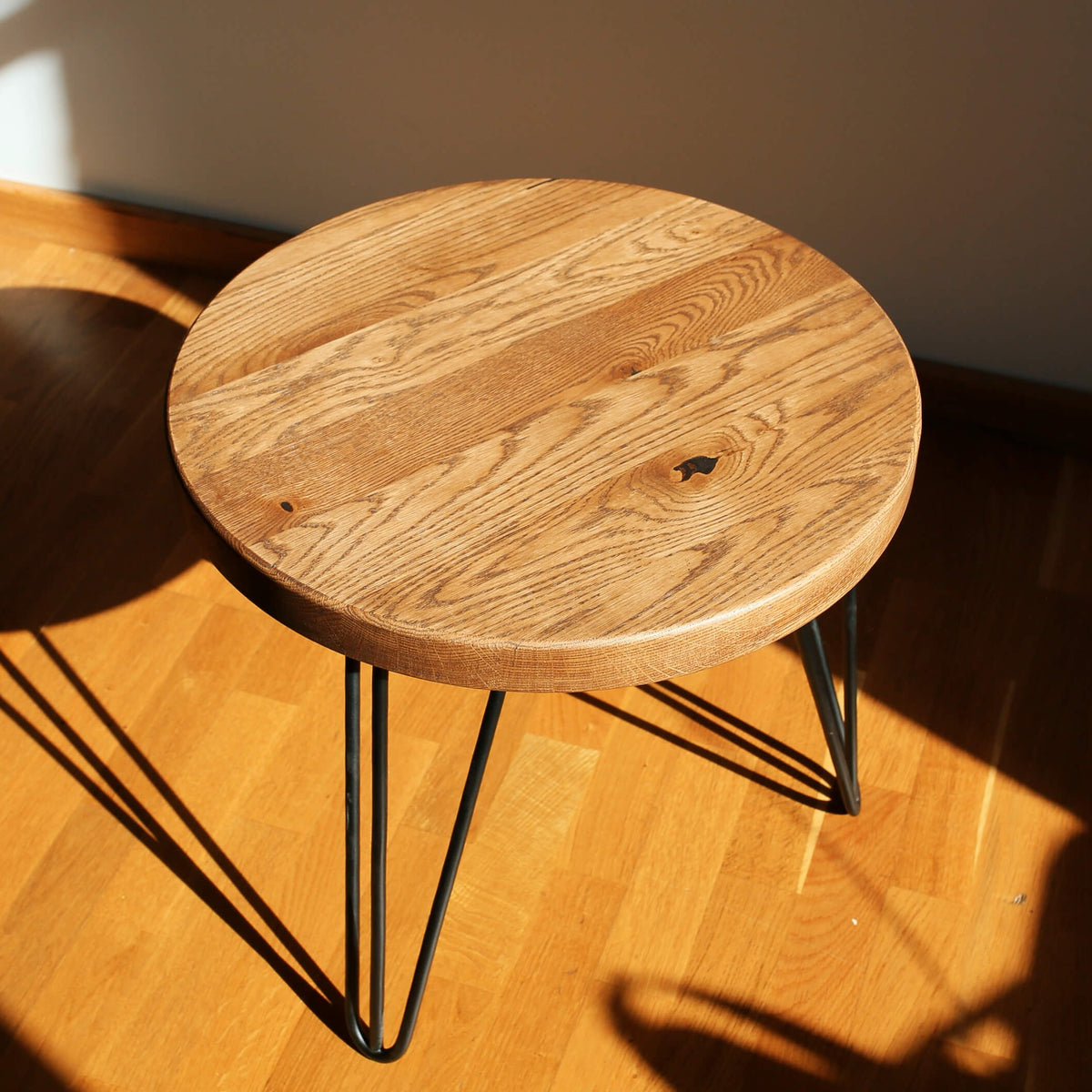 Vanaheim Solid Oak Coffee Table, 50 × 45 cm, Black Metal Legs
