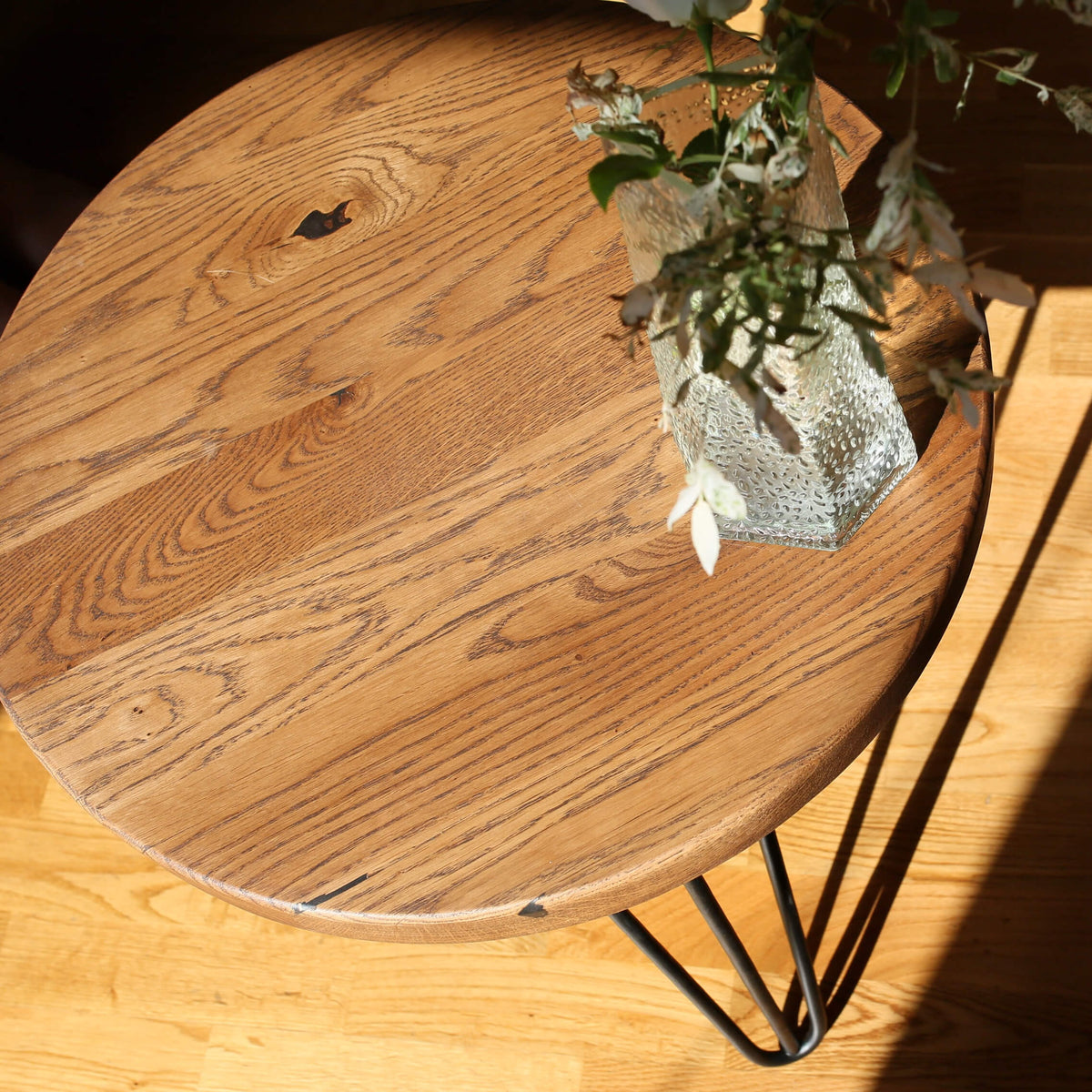 Vanaheim Solid Oak Coffee Table, 50 × 45 cm, Black Metal Legs