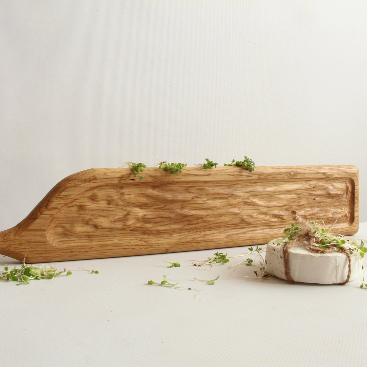 Rustic oak charcuterie board – eco-friendly Christmas gift for foodies and entertainers