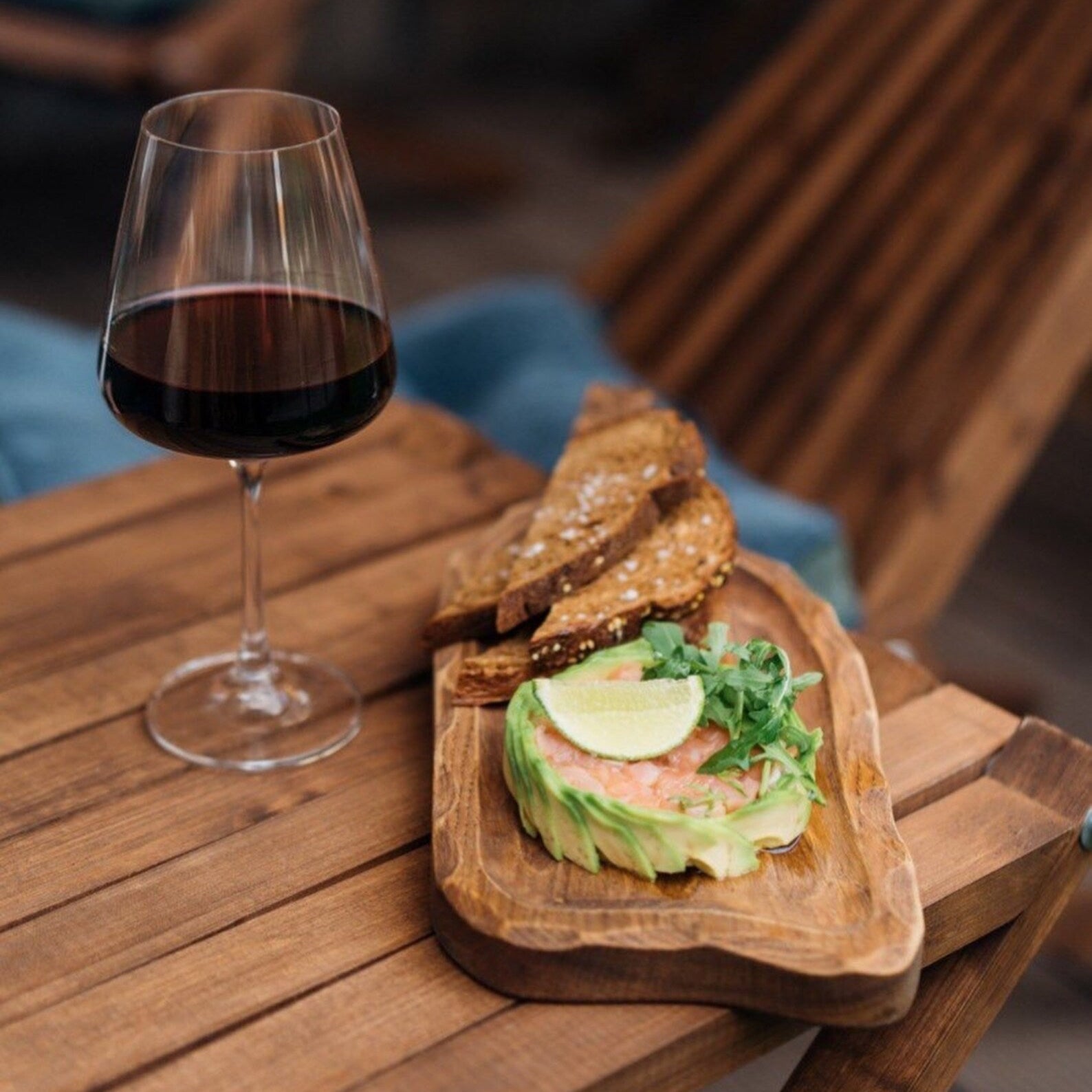 Eco-friendly serving plate – sustainable Christmas gift with timeless design