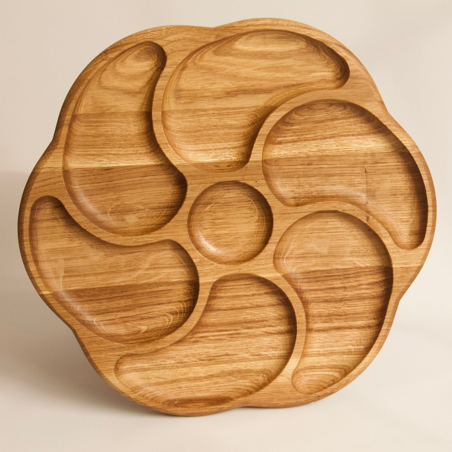 Handcrafted wooden platter named Orkhideya with elegant style