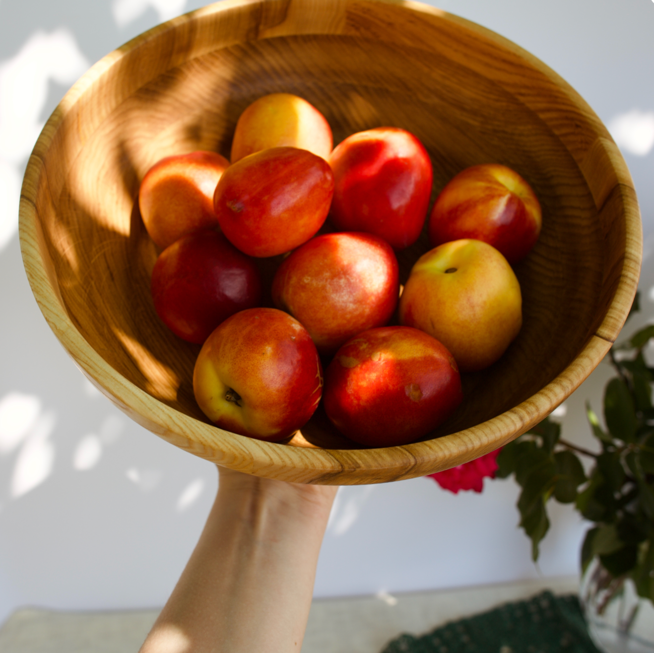 Handcrafted wooden salad bowl “Brown” made of oak and ash wood
